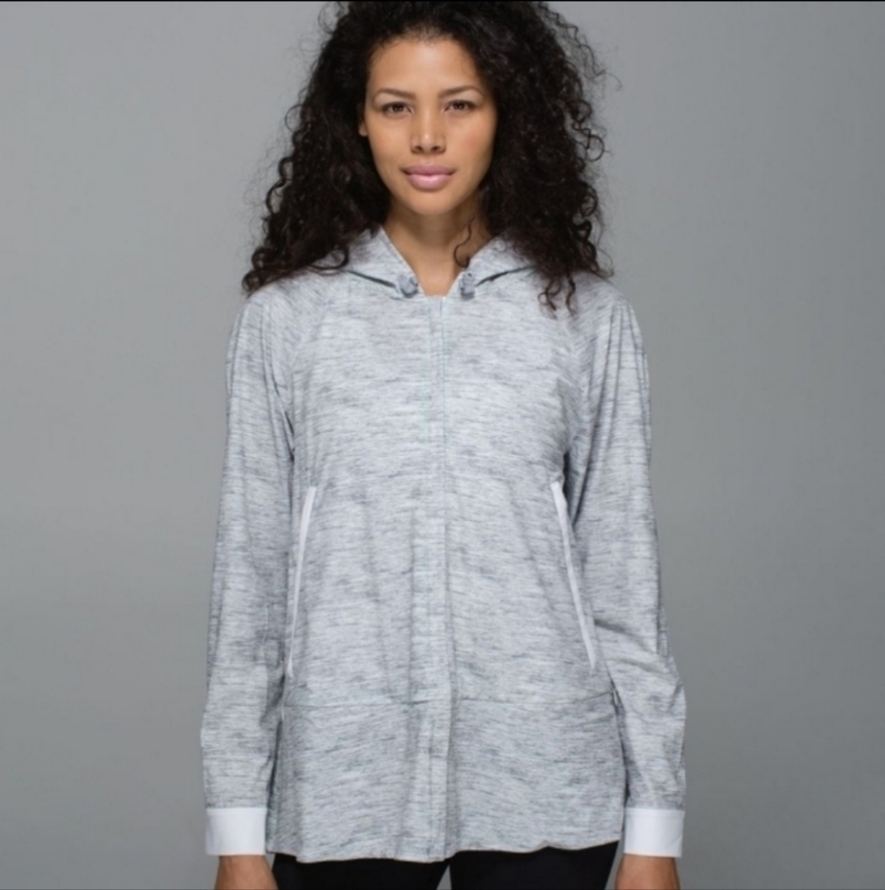 LULULEMON 12 Sun Showers Jacket